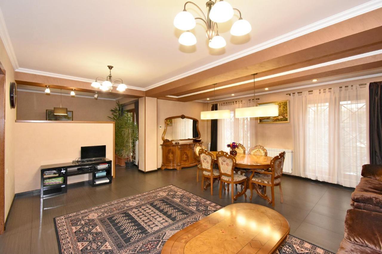 Dos Guest House Jerevan Eksteriør bilde