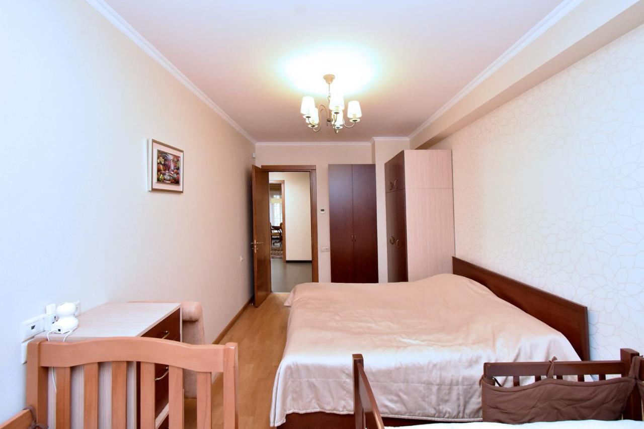 Dos Guest House Jerevan Eksteriør bilde